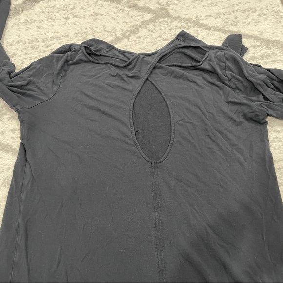 Athleta Black Cut Out Back Long Sleeve Shirt - Picture 5 of 11